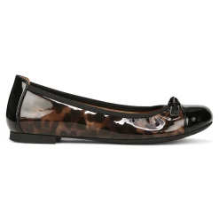 Amorie Flat