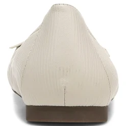 Amorie Flat (Wide)