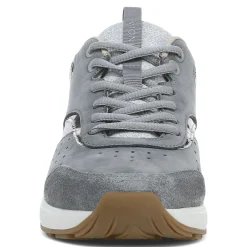 Nova Sneaker